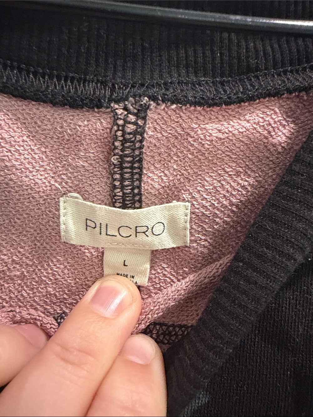 Label Inside Garment - Picture 2 of 4